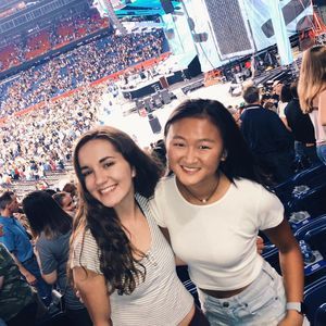 Meet your Posher, Maya